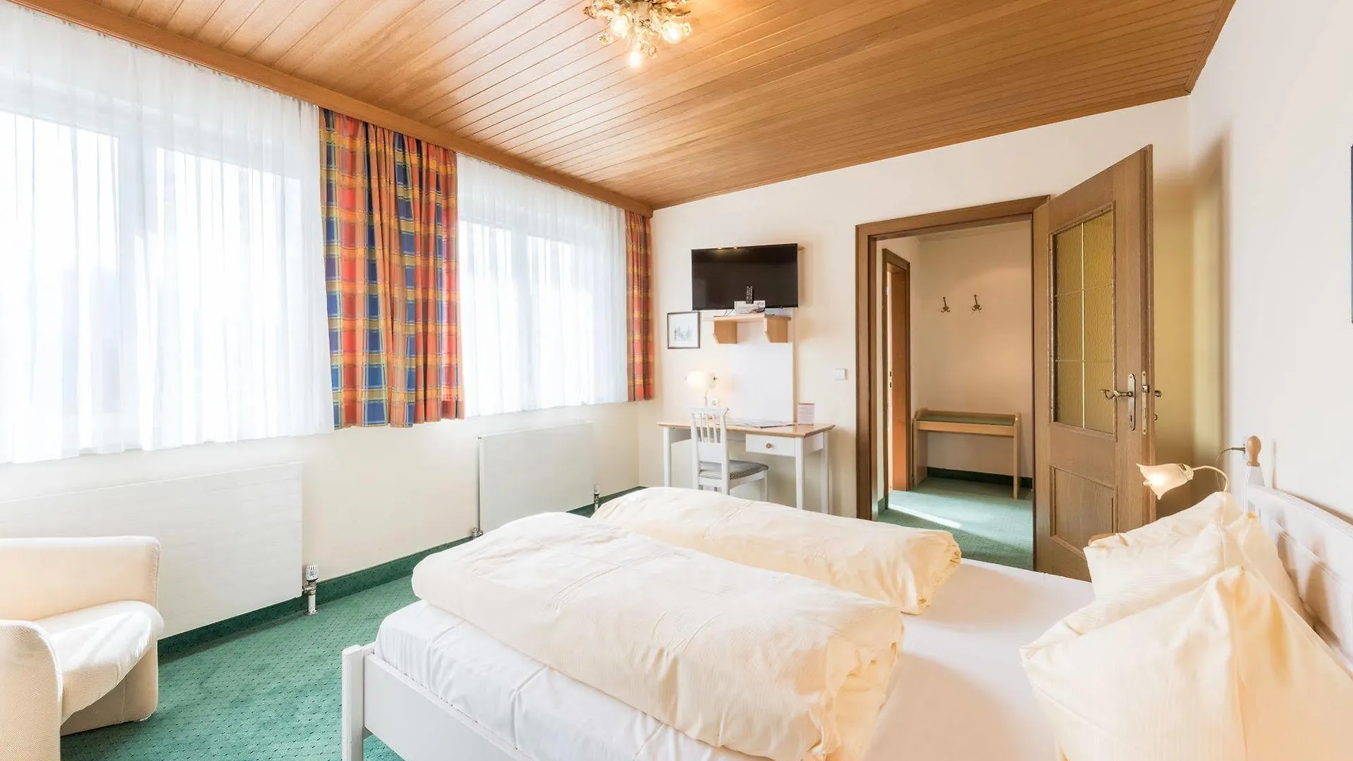 *** Hotel Gasthof Braeuwirt Bergheim Austria