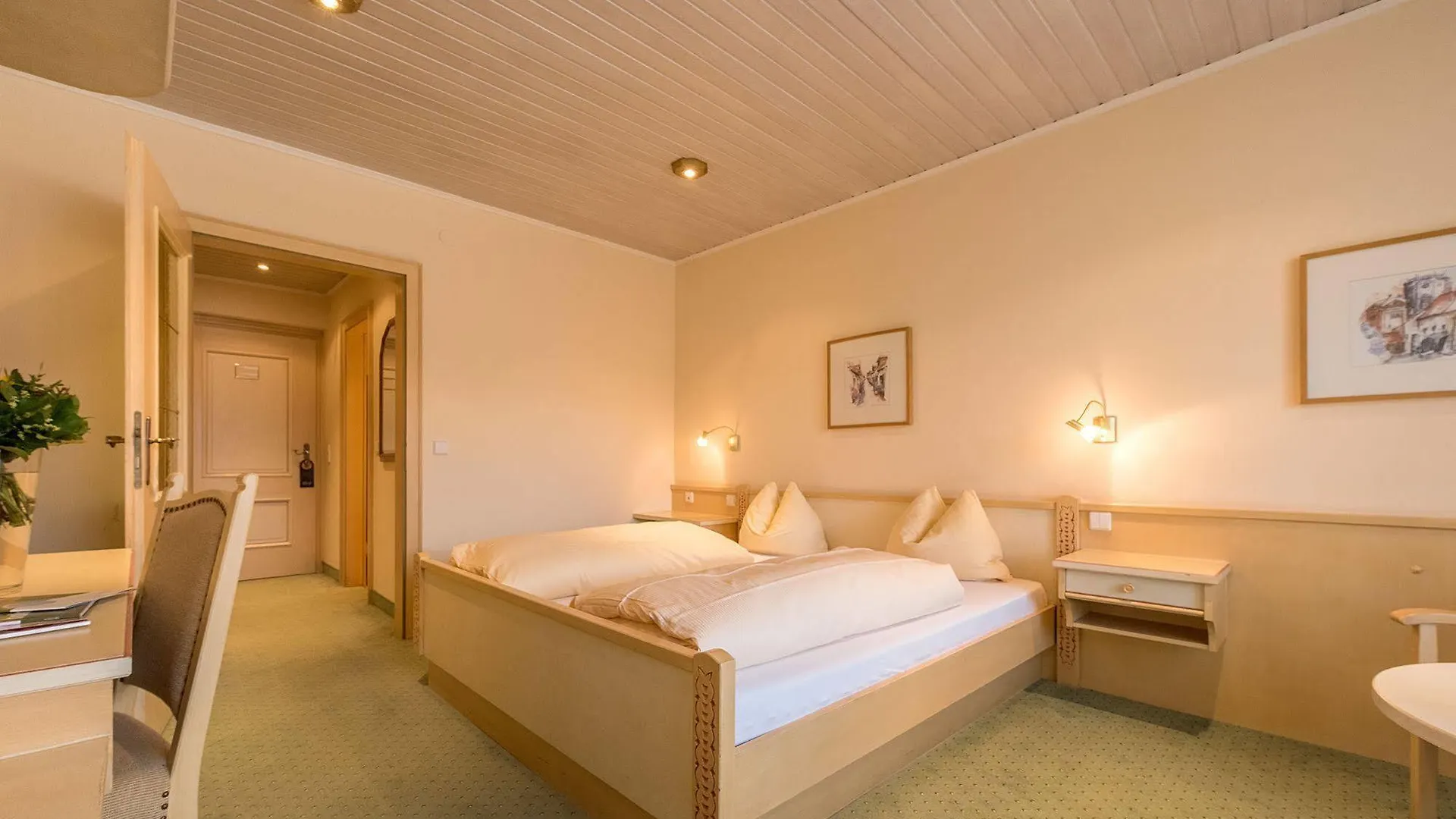 Gasthof Braeuwirt Bergheim Hotel